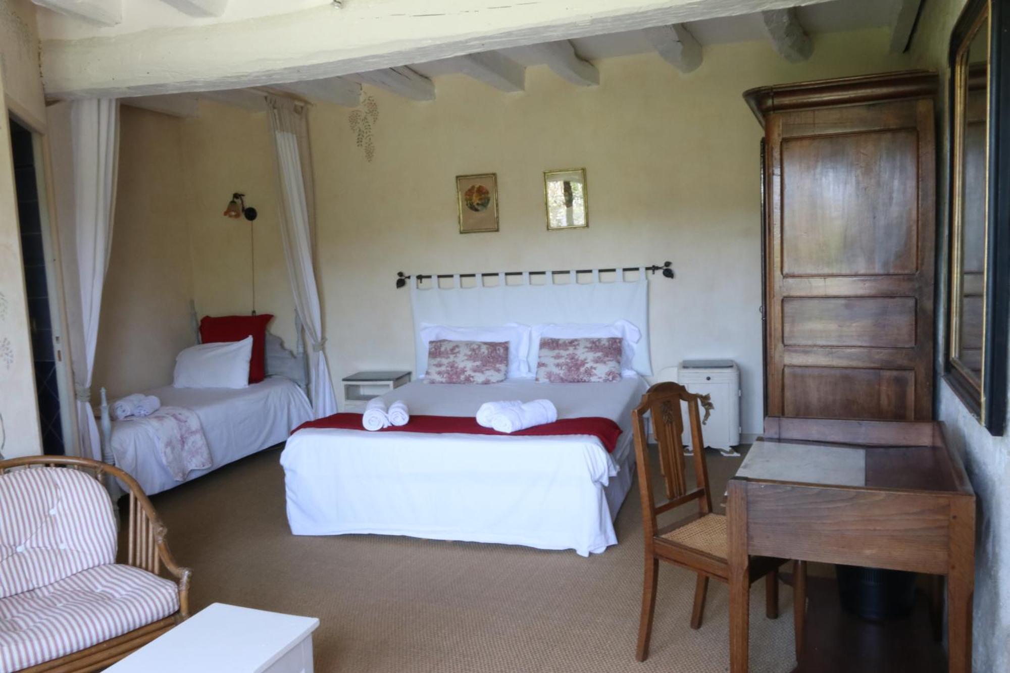 Chambres D'Hotes Du Noisillet Cinais Esterno foto