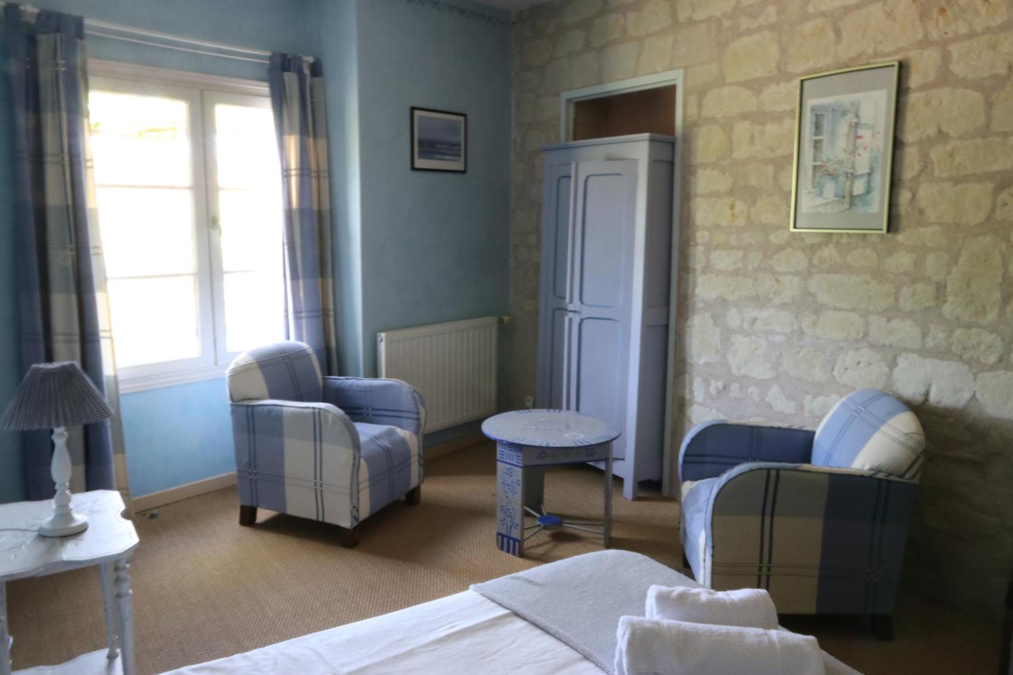 Chambres D'Hotes Du Noisillet Cinais Esterno foto