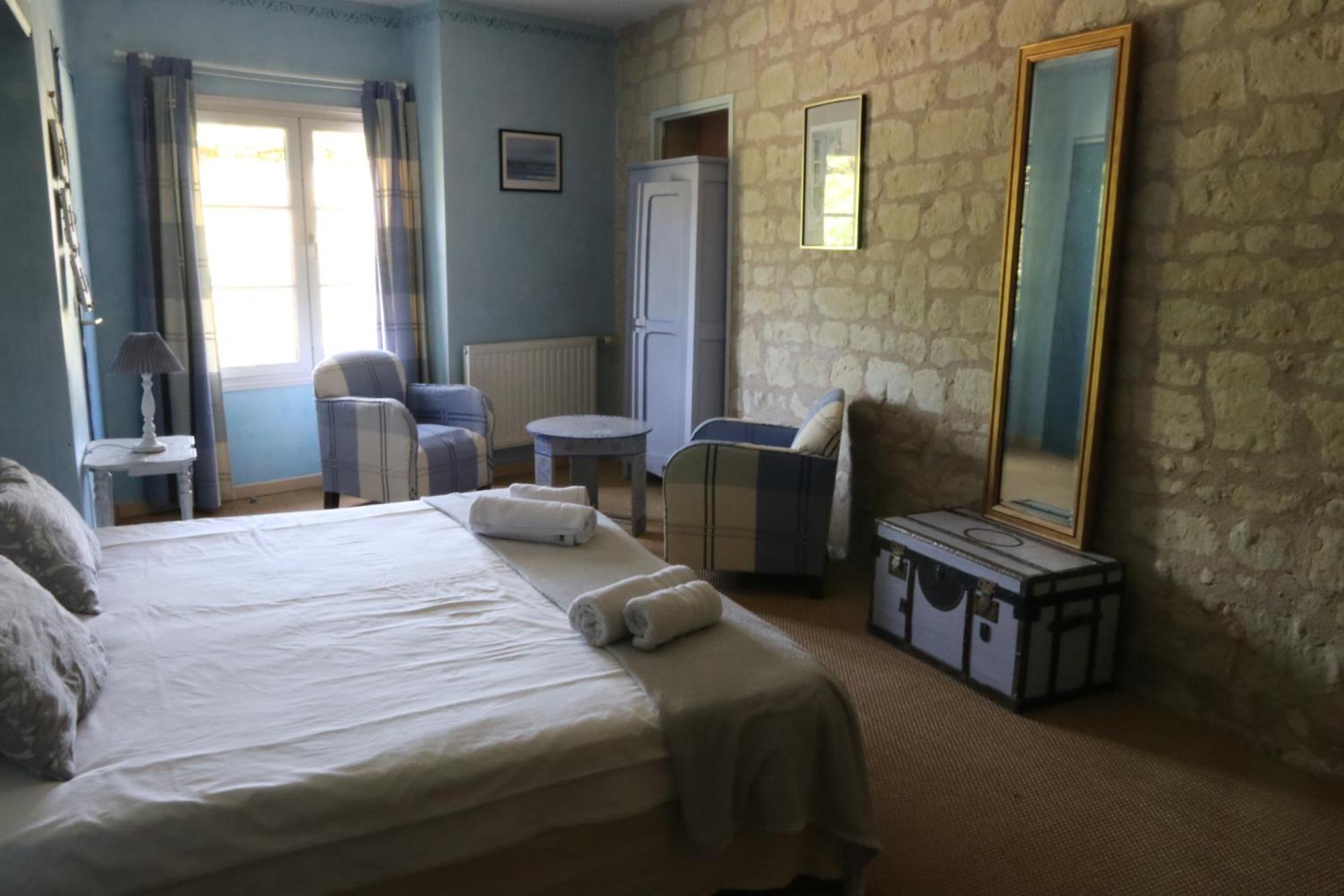 Chambres D'Hotes Du Noisillet Cinais Esterno foto