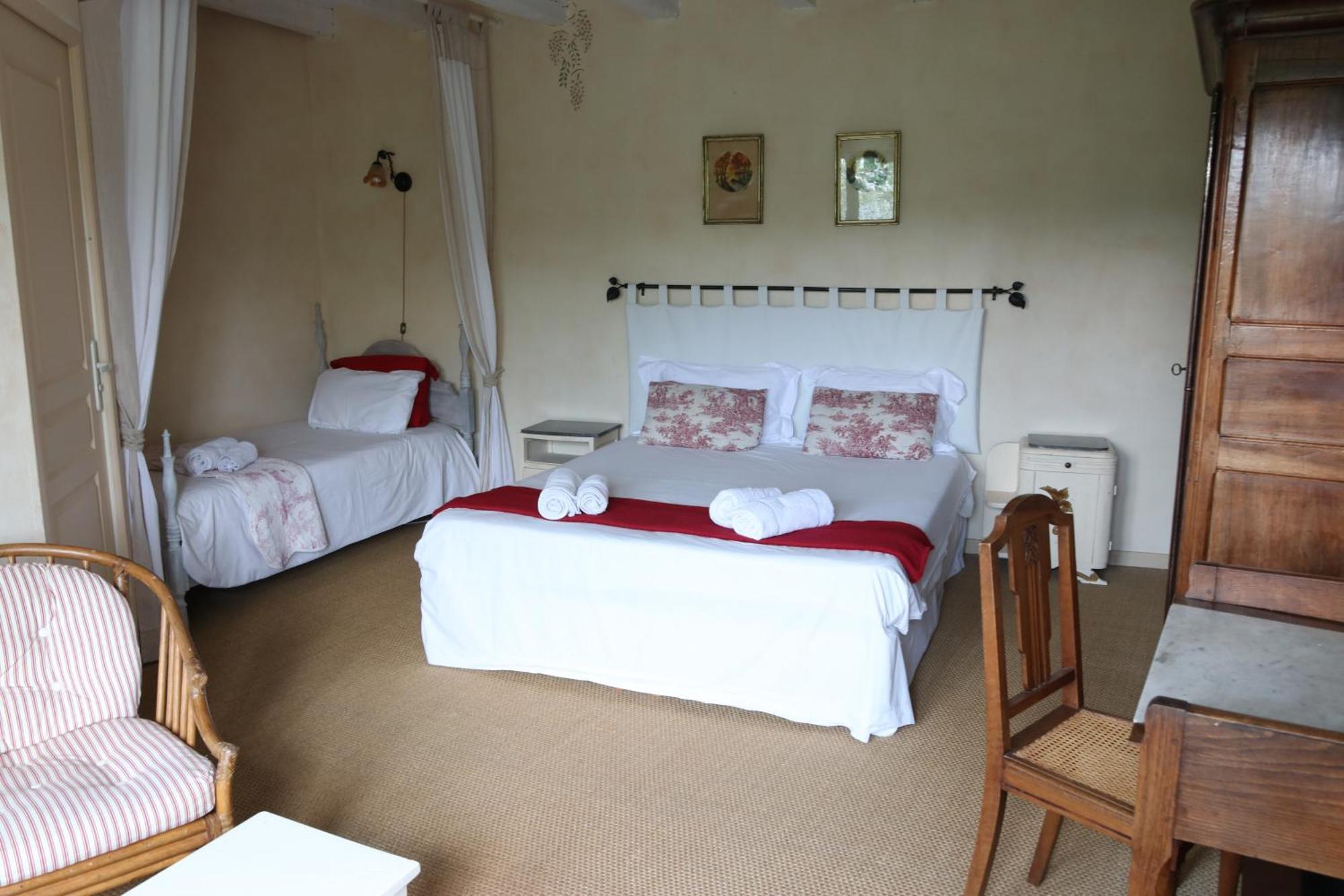 Chambres D'Hotes Du Noisillet Cinais Esterno foto